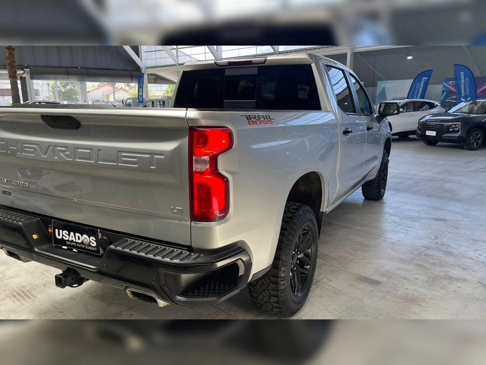Chevrolet SILVERADO 5.3 LT TRAILBOSS Z71 4X4 AT 4P 2022 - Foto 4 de 14