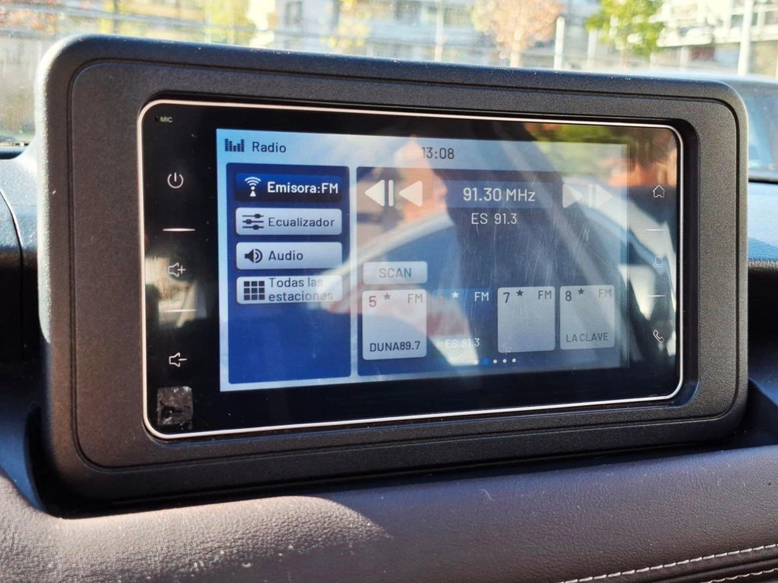 Toyota YARIS 1.5 SEDAN E MECÁNICO 2023 - Imagen 20 de 20