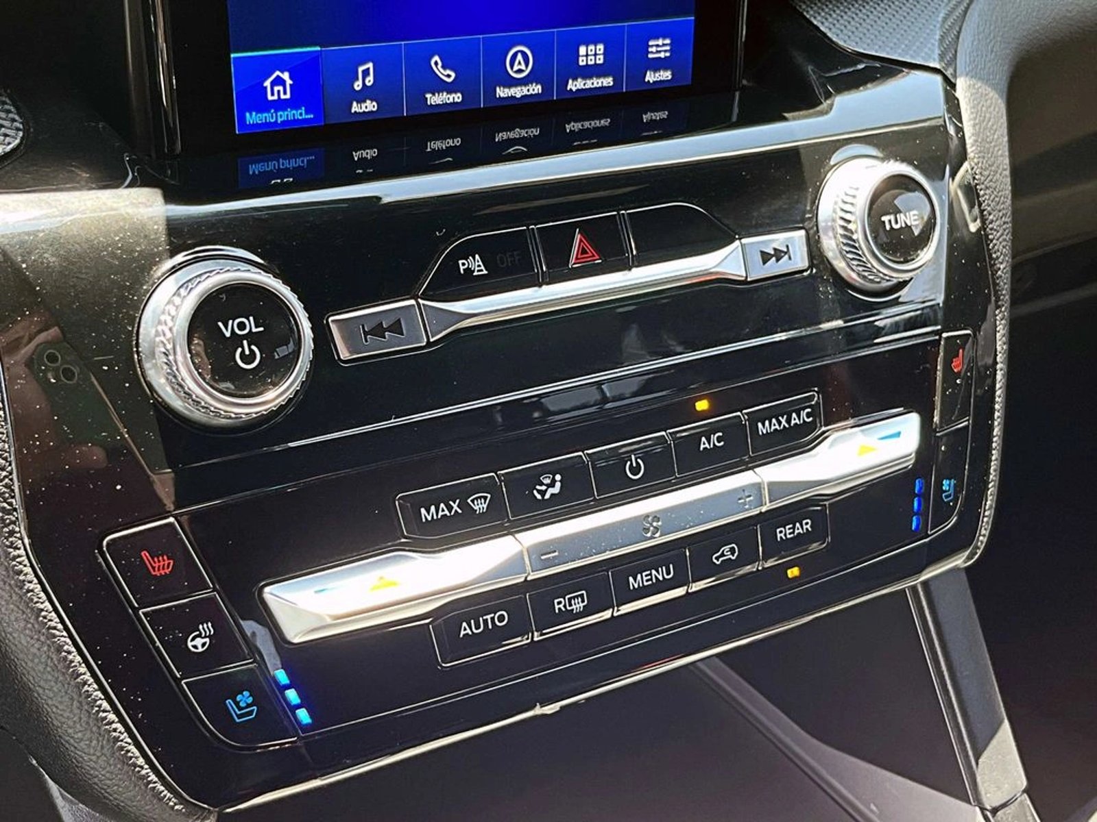 FORD EXPLORER ST 3.0 AT 4X4 2024 - Imagen 18 de 19