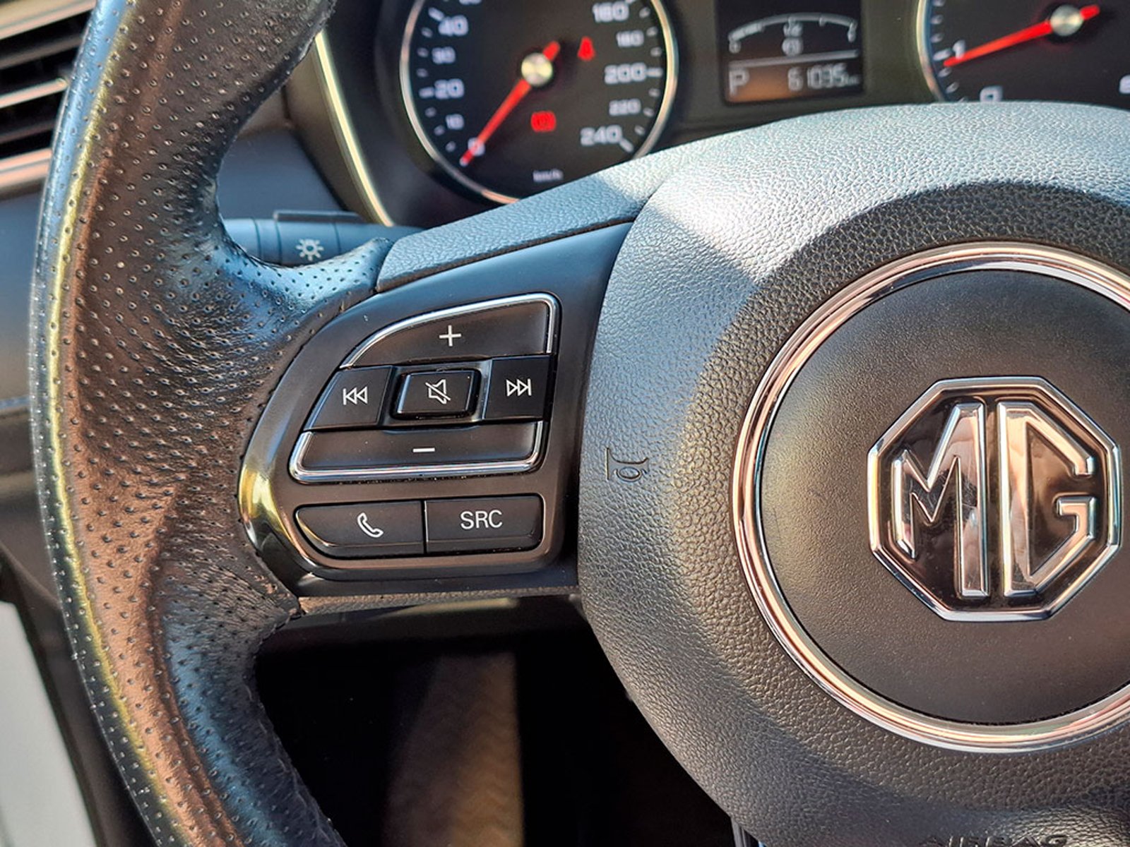 MG RX5 1.5T COM 2024 - Imagen 12 de 20