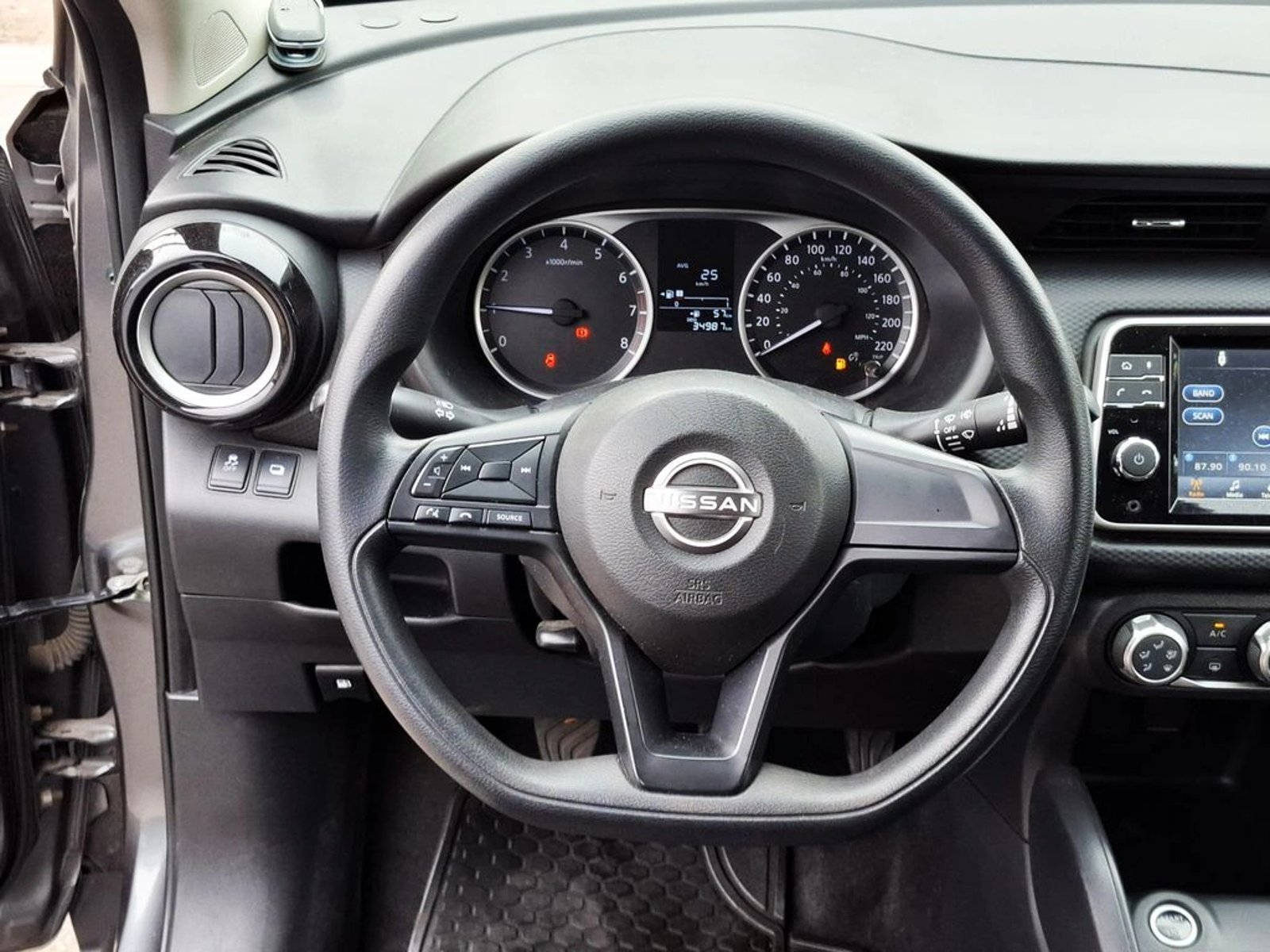 Nissan KICKS 1.6 2023 - Imagen 18 de 20