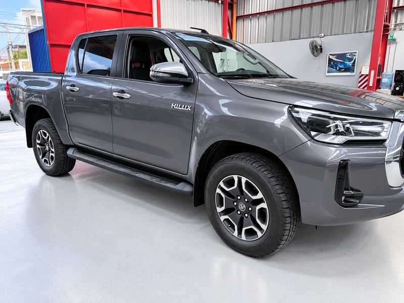 Toyota HILUX 2.8 SRV 7 AB AT 4X4 DIESEL 2022 - Imagen 3 de 5