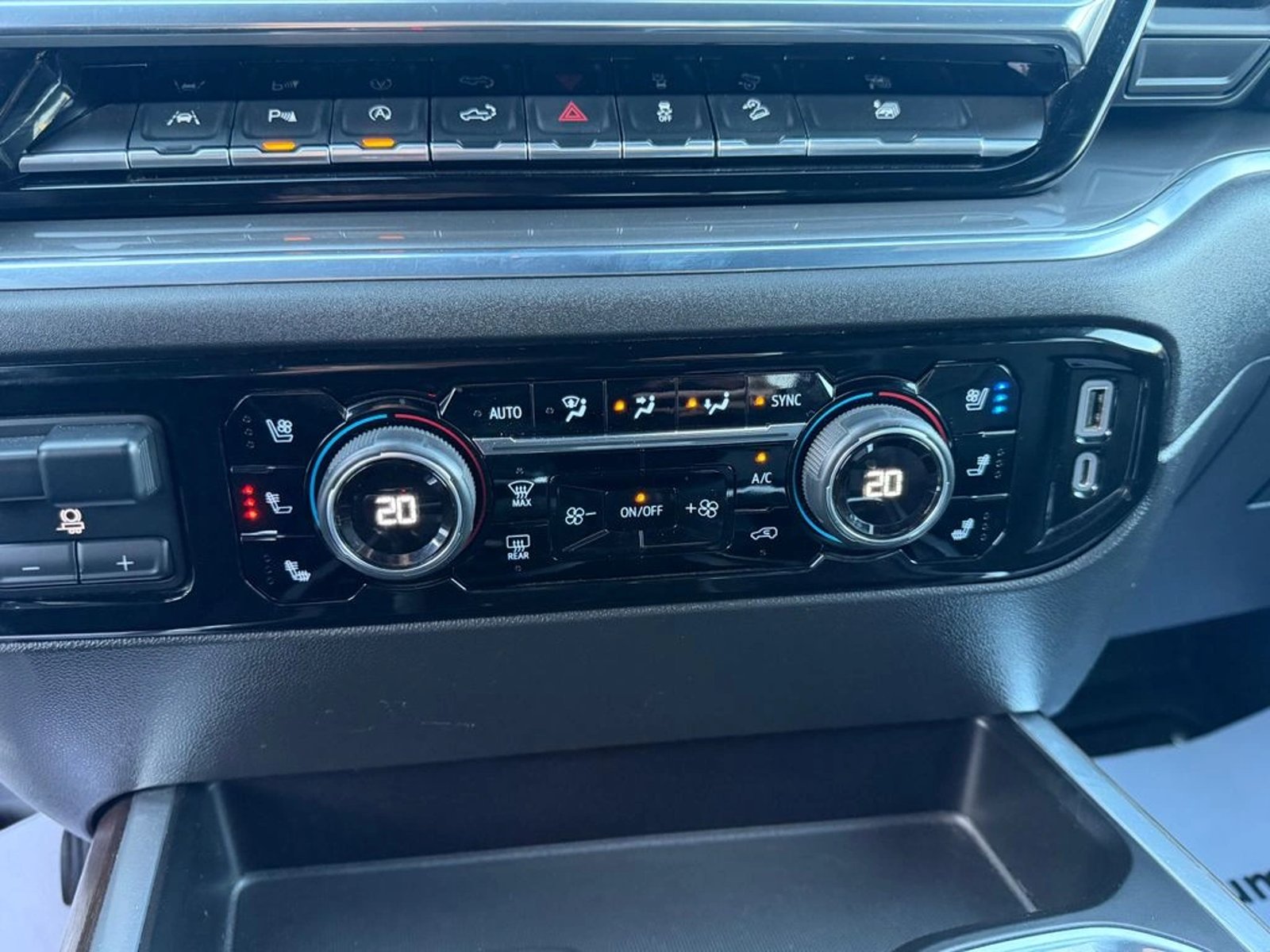 CHEVROLET SILVERADO 3.0 HIGH COUNTRY 2023 - Imagen 14 de 20