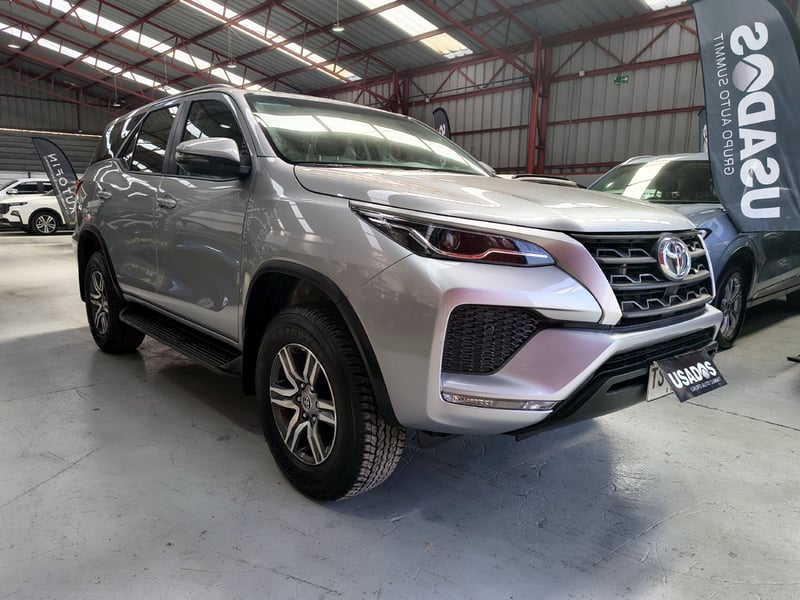 Toyota FORTUNER 2.7 SR5 AT 2025 - Imagen 4 de 20