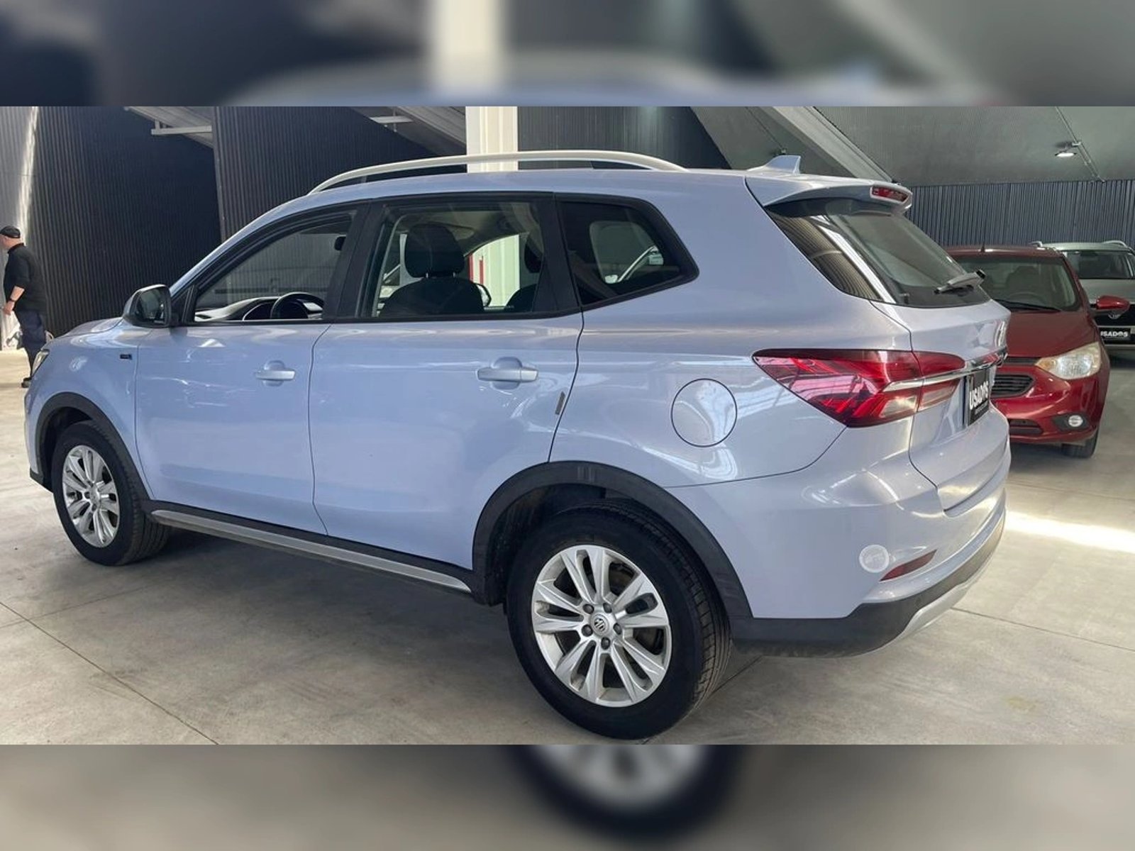 MG RX5 1.5T STD 2WD MT 5P 2023 - Foto 4 de 11