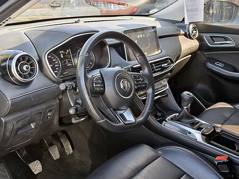 MG HS 1.5 DLX MT 2023 - Imagen 9 de 17