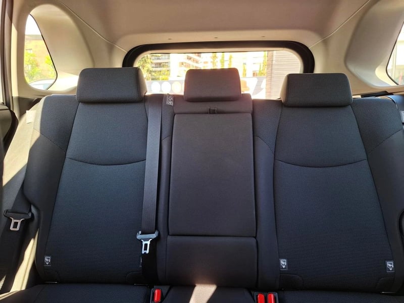 Toyota RAV4 4X2 2.0 LE AUT 2025 - Imagen 18 de 20