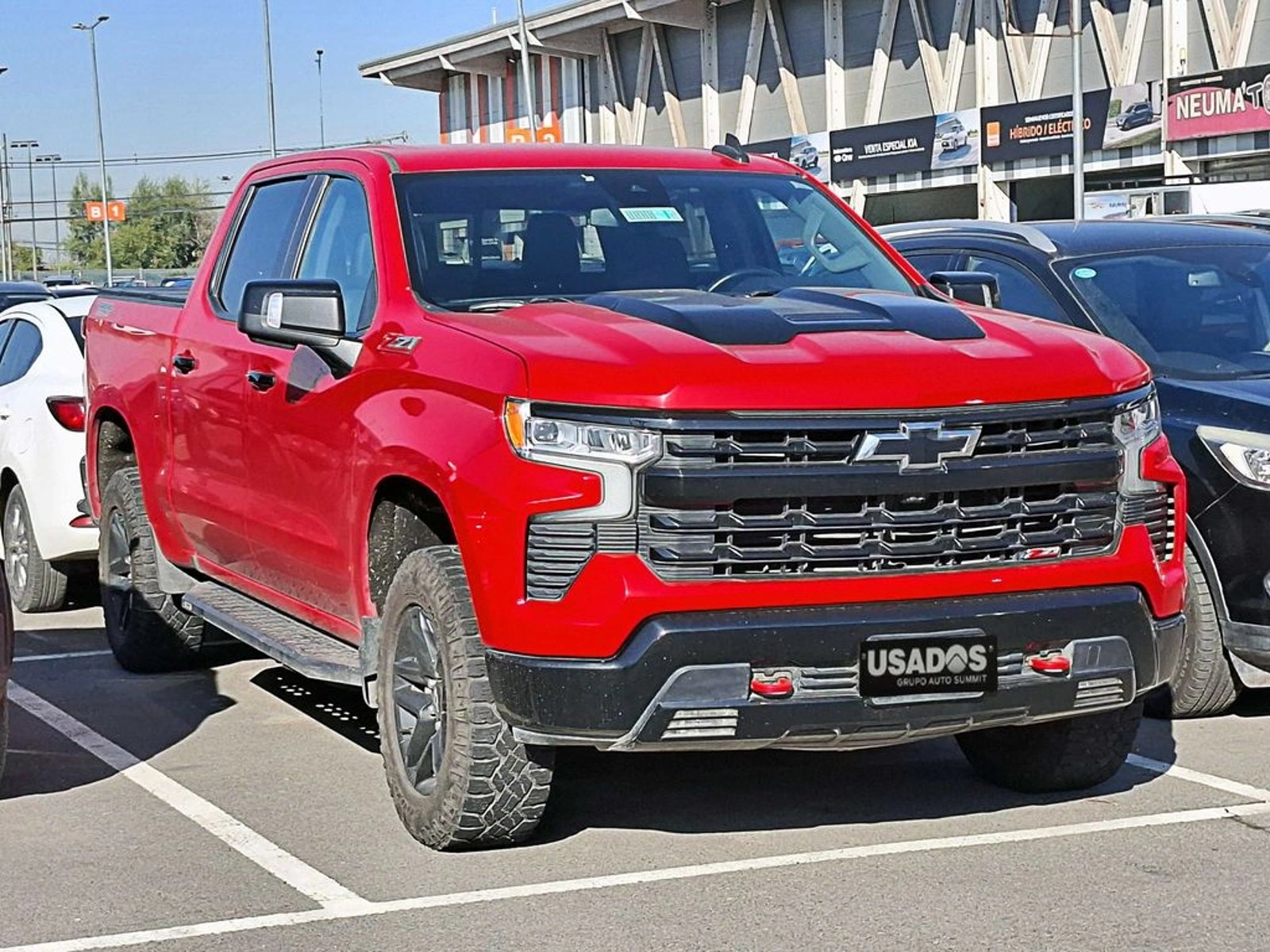 Chevrolet SILVERADO 5.3 LT TRAIL BOSS Z71 4X4 AT 4P 2023 - Imagen 3 de 18