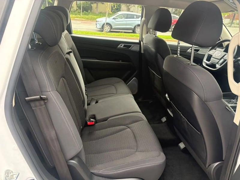 SsangYong REXTON 2.0T LX 4X2 6AB 6AT 5P 2023 - Imagen 10 de 12