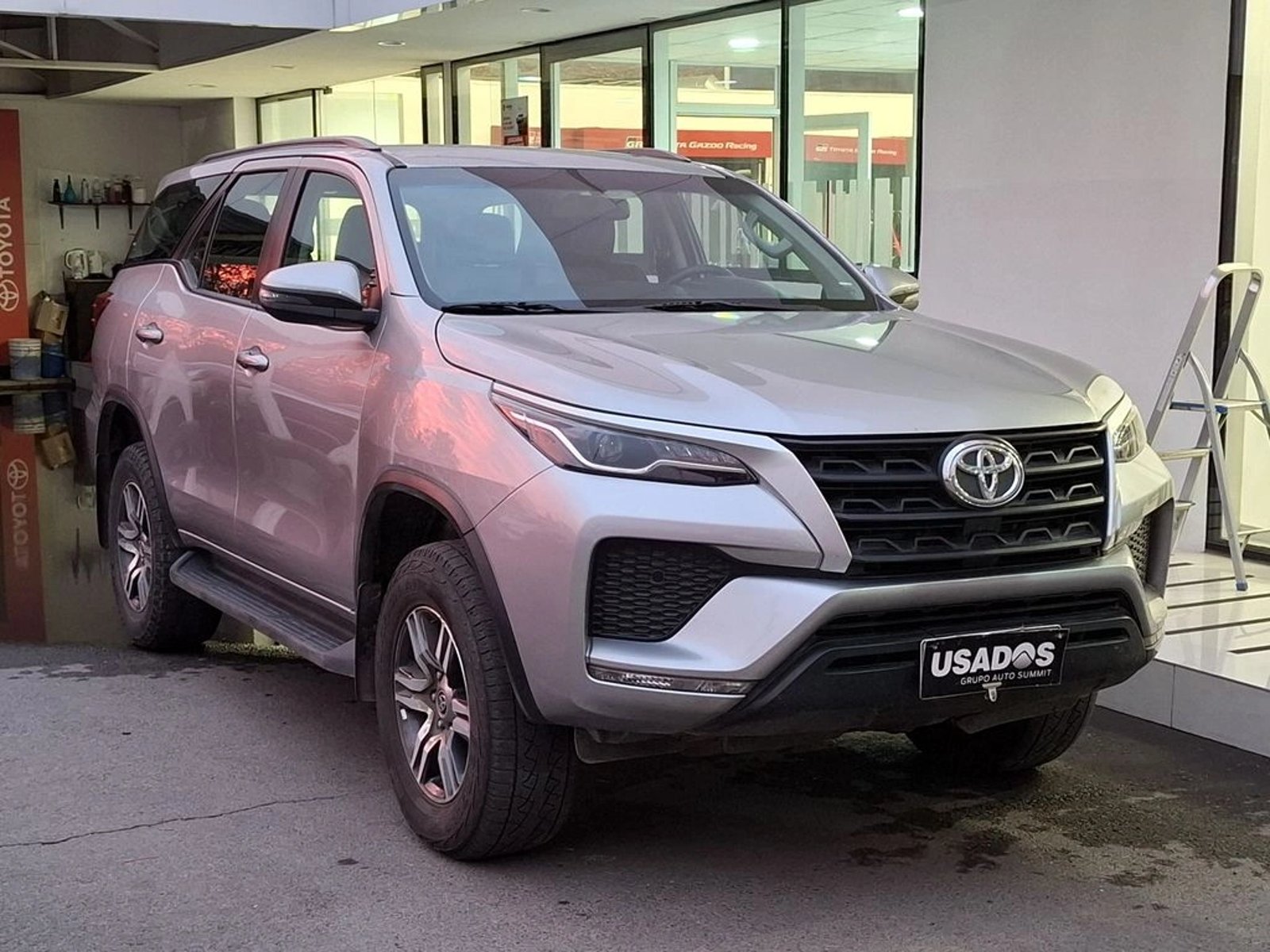 Toyota FORTUNER 2.8 SR5 TDI MT 4X4 DIESEL 2024 - Foto 4 de 20