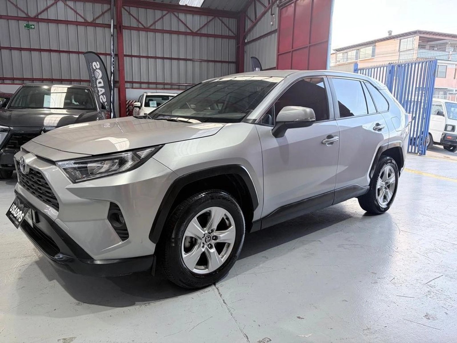Toyota RAV4 LE 2022 - Foto 2 de 17