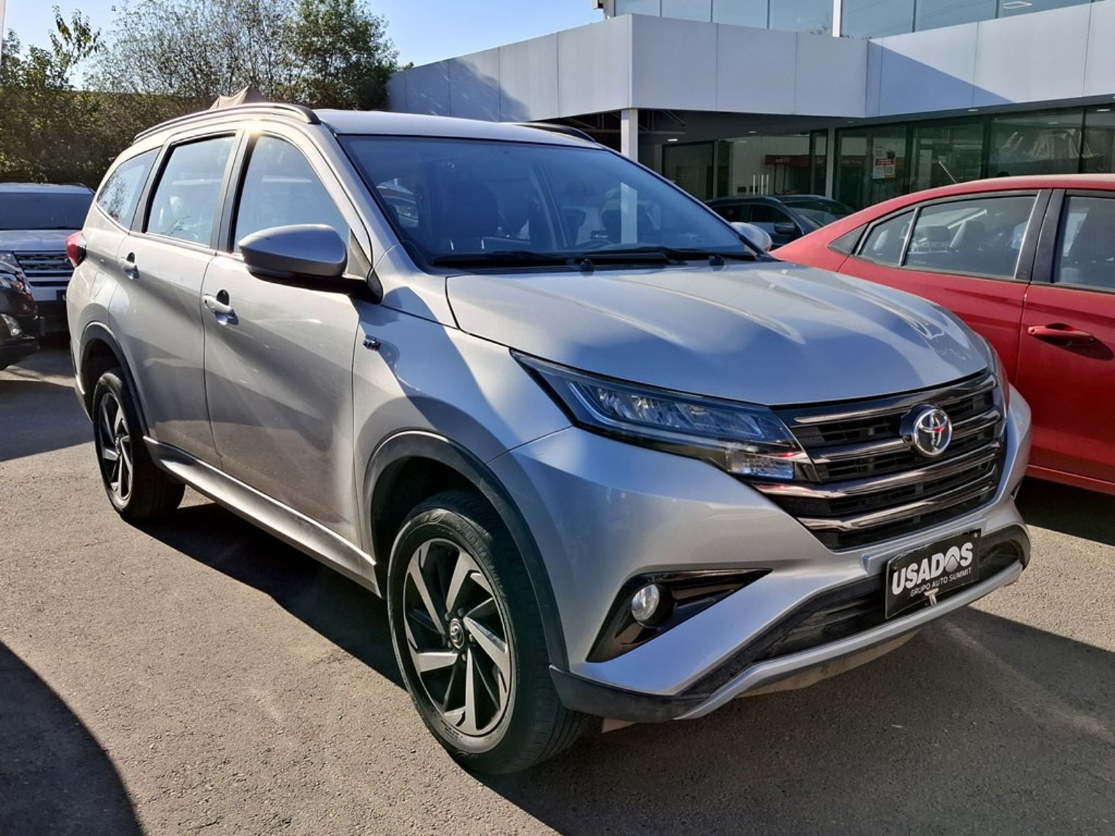 Toyota RUSH 1.5 XLI 4X2 MT 5P 2022 - Foto 3 de 20