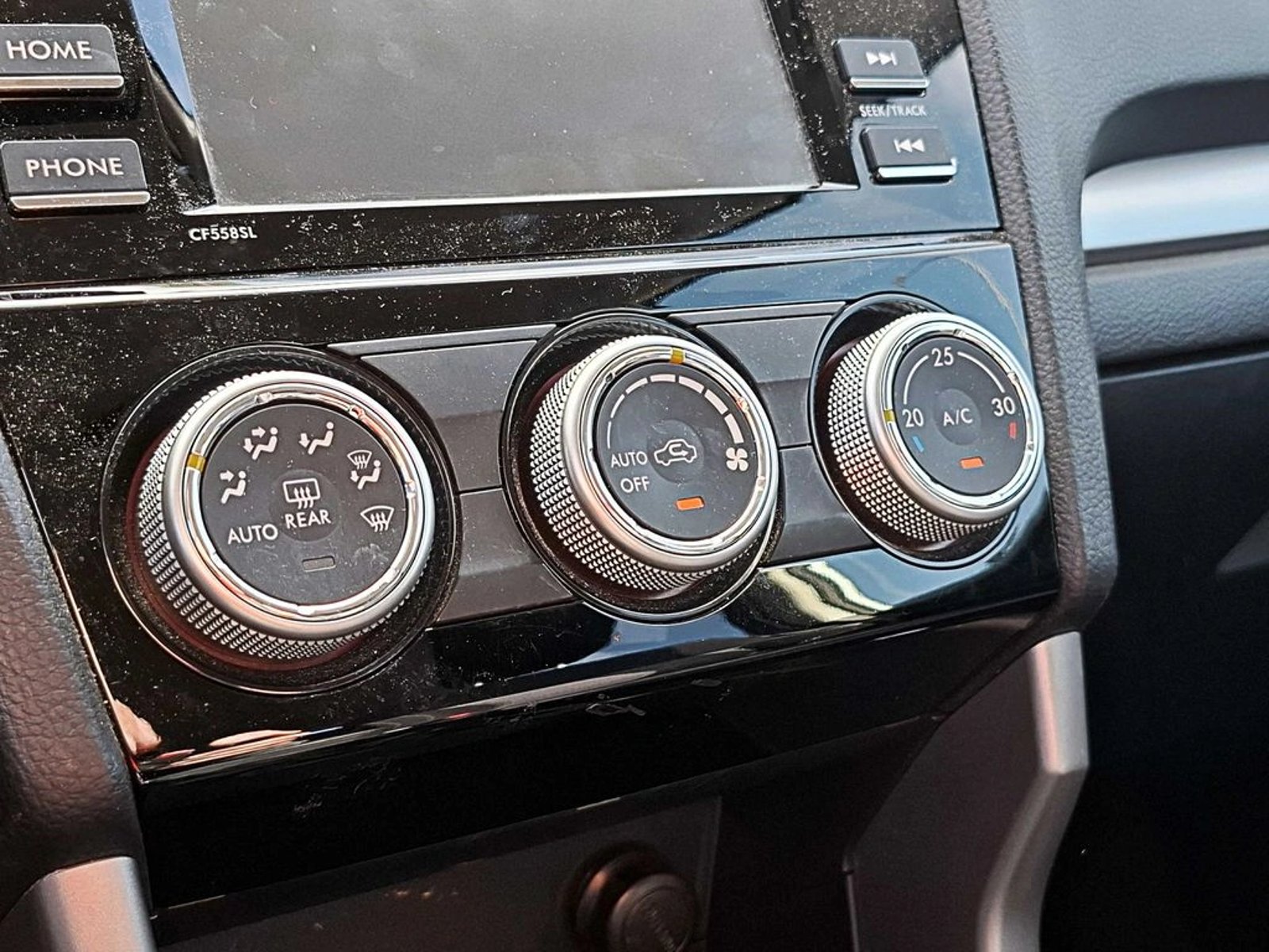 Subaru FORESTER XS 2.0 MT 4X4 2016 - Imagen 16 de 17