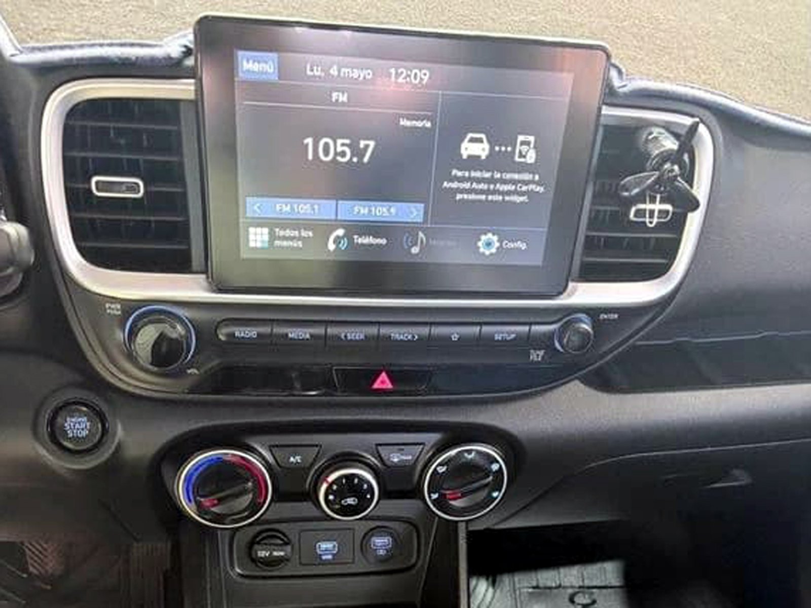 HYUNDAI VENUE 1.6 QX PLUS 4X2 MT 5P 2021 - Imagen 10 de 11