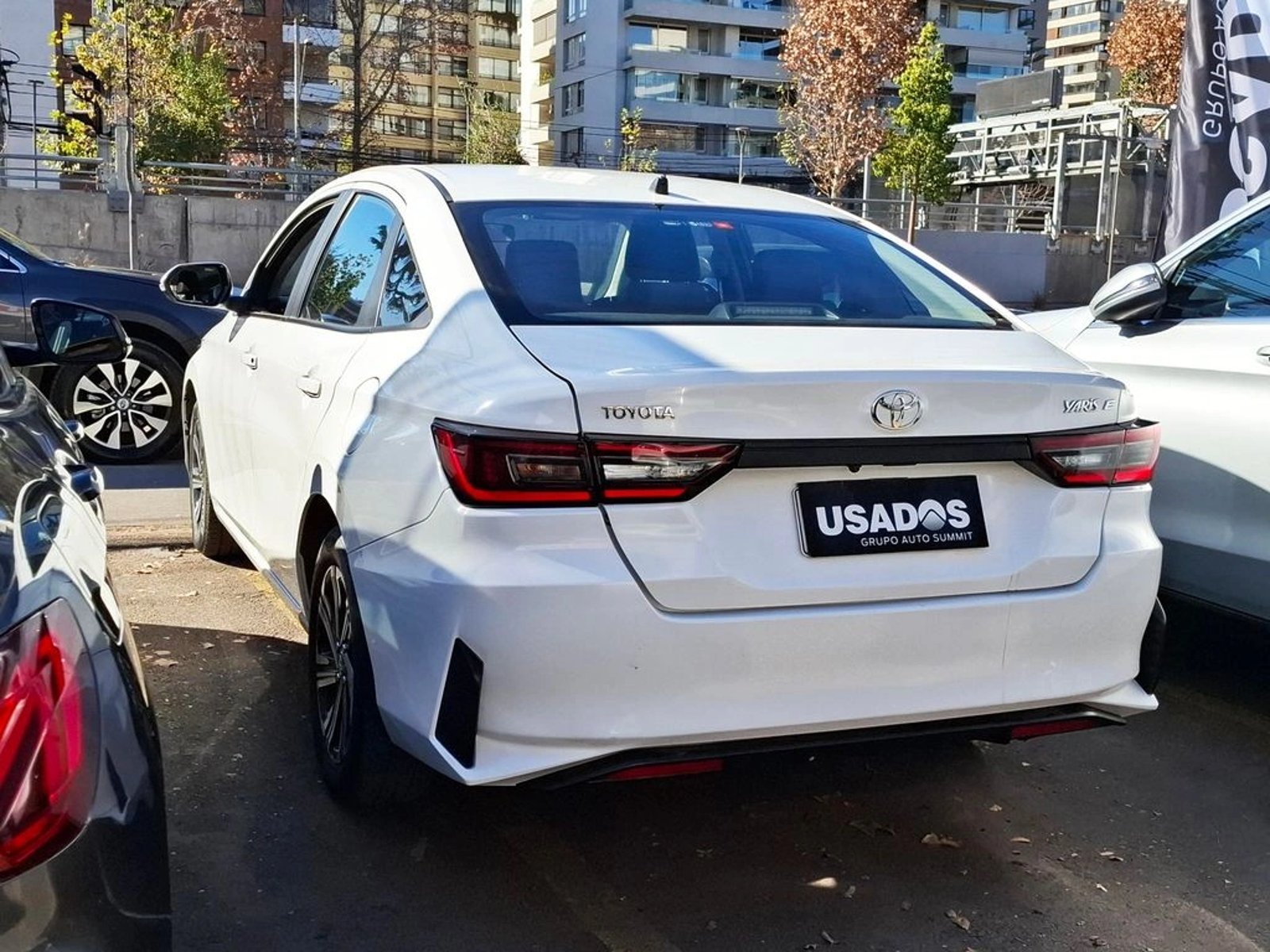 Toyota YARIS 1.5 SEDAN E MECÁNICO 2023 - Imagen 9 de 20