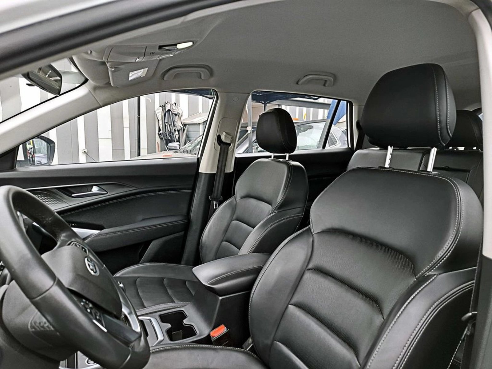JAC JS8 1.5 LUXURY MT 2023 - Imagen 11 de 18