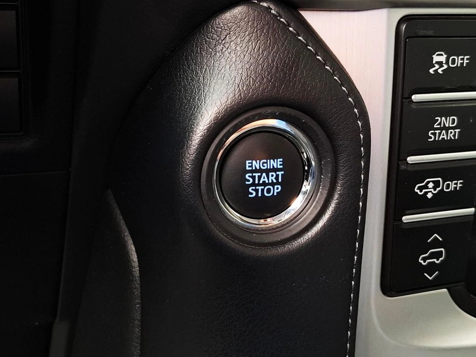 TOYOTA LAND CRUISER PRADO 4.0 PRADO VXL 4X4 AT 5P 2022 - Imagen 19 de 20