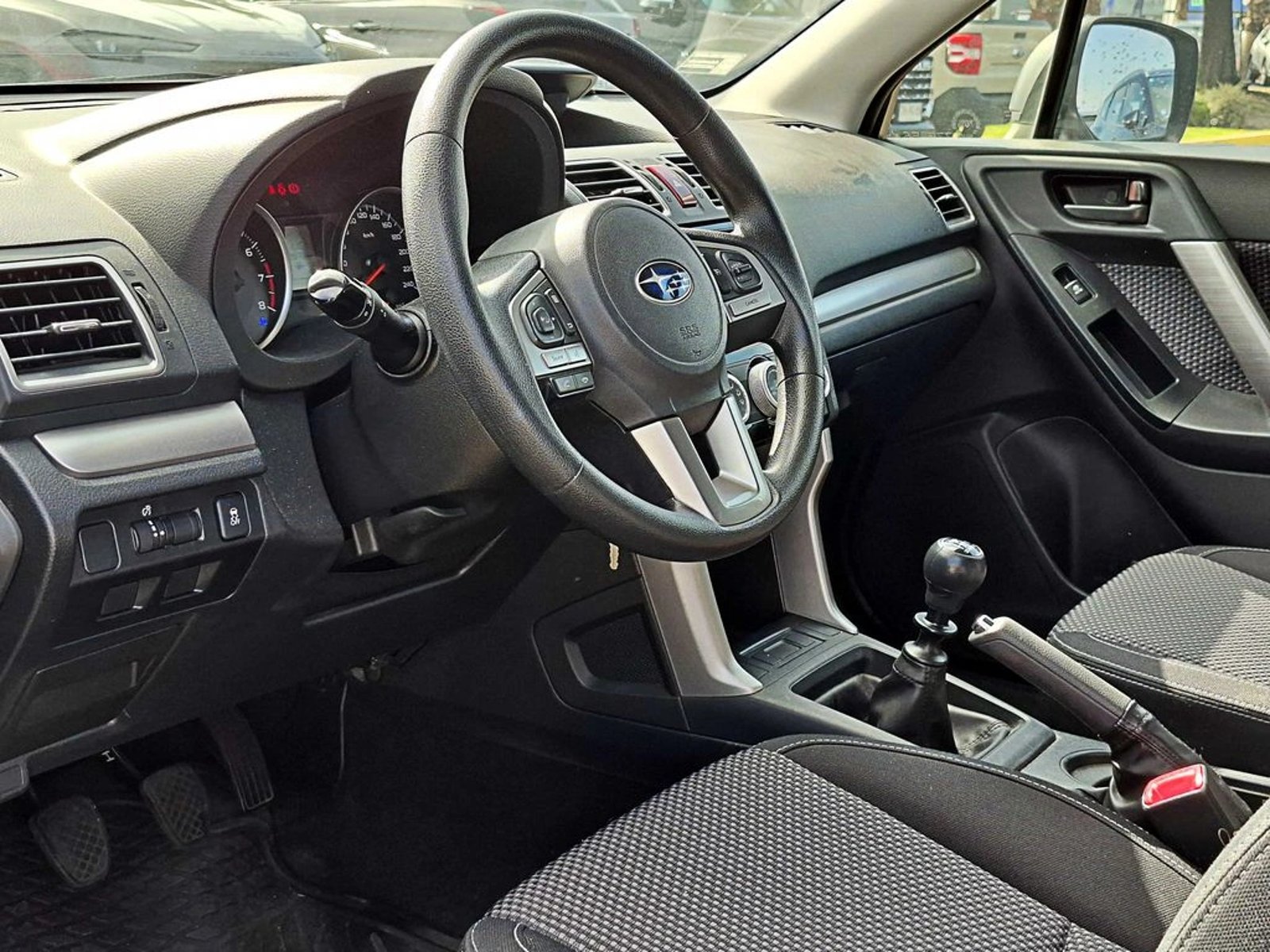 Subaru FORESTER XS 2.0 MT 4X4 2016 - Imagen 7 de 17