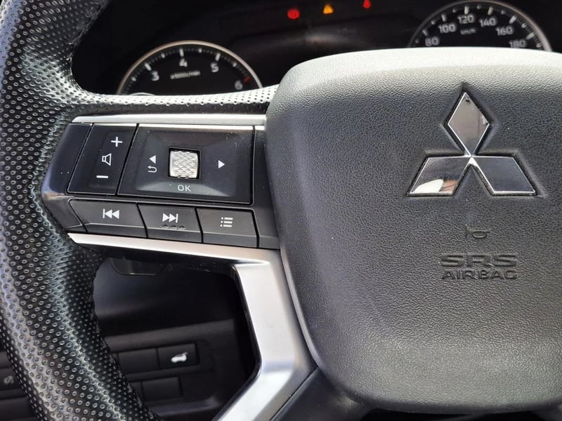 Mitsubishi OUTLANDER 2.5 2022 - Imagen 18 de 20