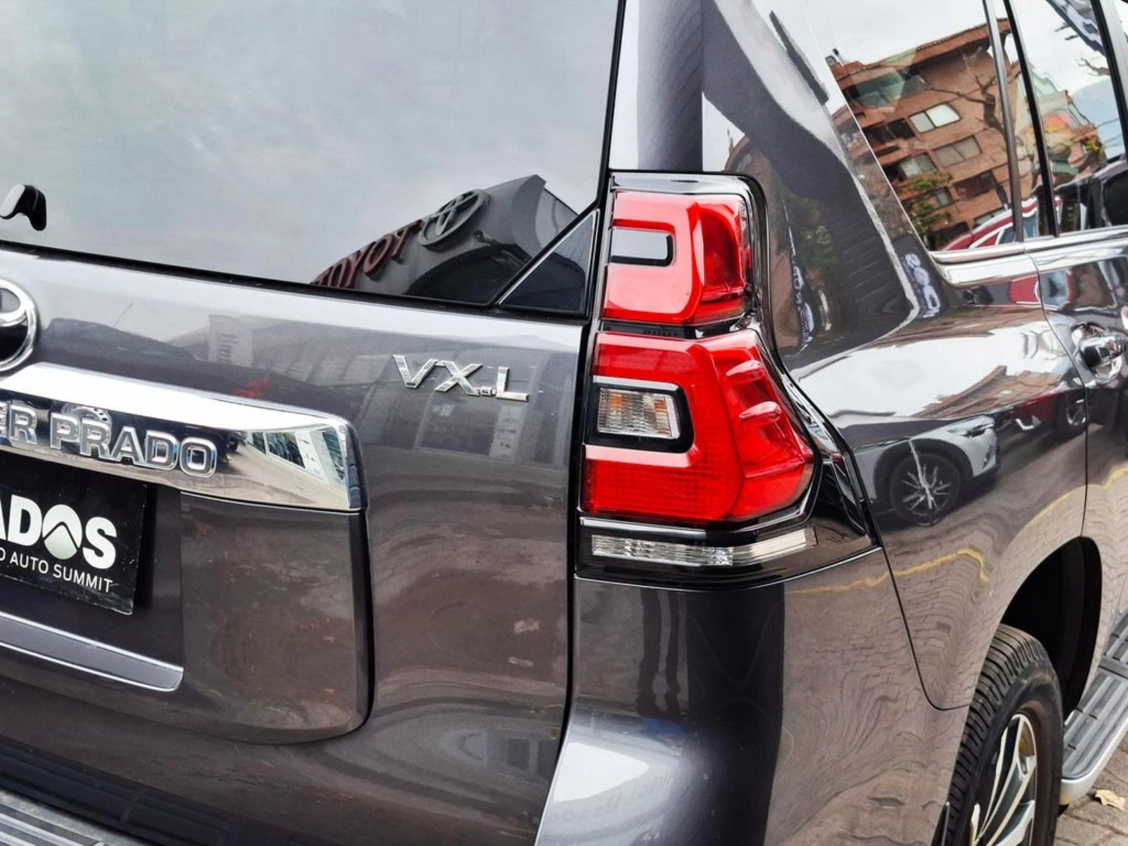 TOYOTA LAND CRUISER PRADO 4.0 PRADO VXL 4X4 AT 5P 2022 - Imagen 8 de 20