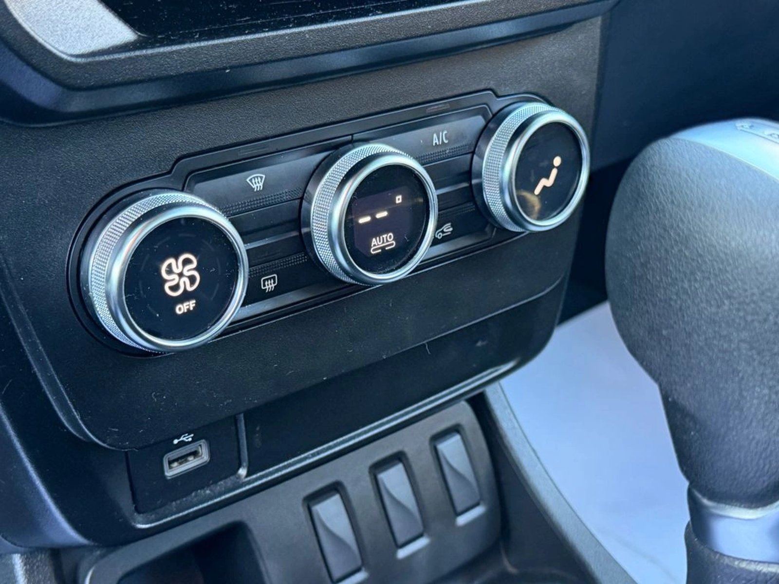 Renault Oroch 1.3 TURBO AT 2023 - Imagen 11 de 13