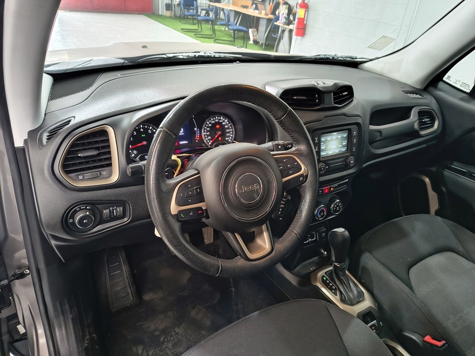 JEEP RENEGADE 1.8 SPORT LX 2018 - Imagen 12 de 20