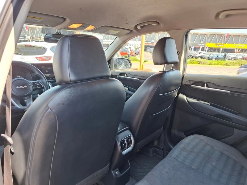 Kia SONET 1.5 EX IVT FULL PLUS AT 2023 - Imagen 12 de 18