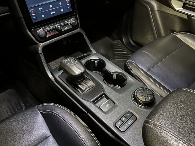 Ford RANGER 3.0 LIMITED AT 4X4 DIESEL 2024 - Imagen 14 de 19