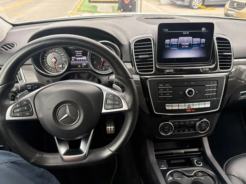 Mercedes-Benz GLE 400 3.0 4MATIC SPORT 4WD AT 5P 2019 - Imagen 8 de 15