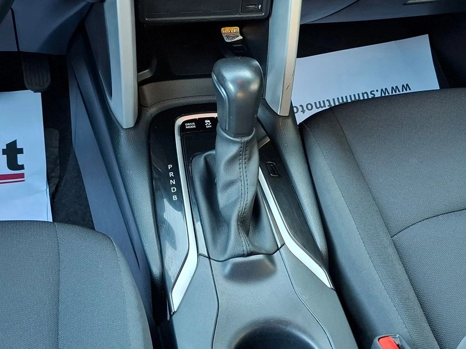 Toyota COROLLA CROSS HYBRID 1.5 MT 2023 - Imagen 17 de 20