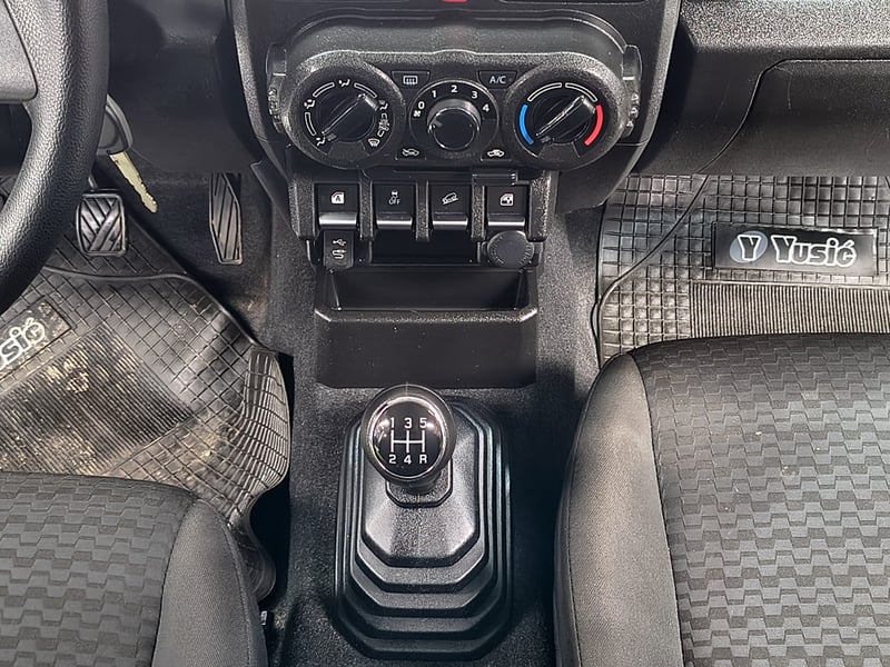 Suzuki JIMNY GL 1.5 2023 - Imagen 15 de 18