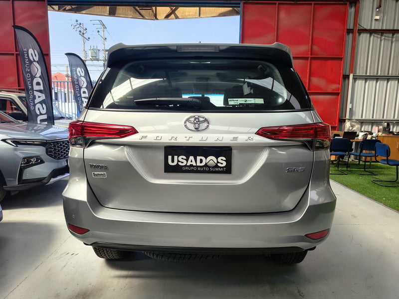 Toyota FORTUNER 2.7 SR5 AT 2025 - Imagen 7 de 20