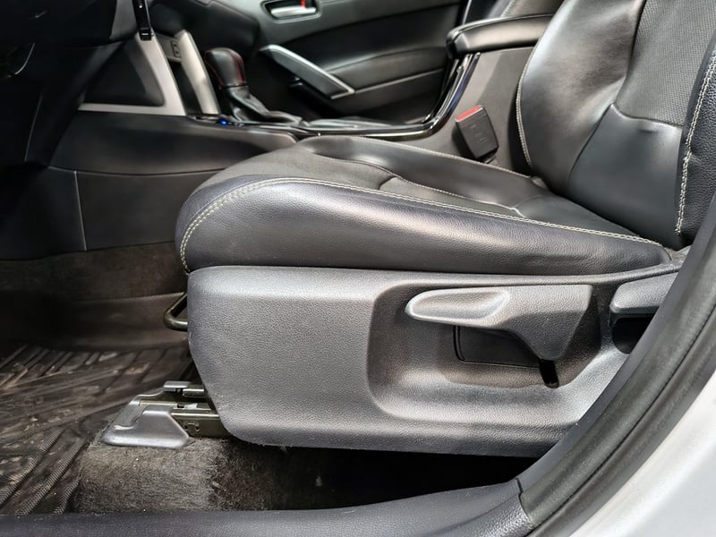 Toyota COROLLA CROSS 2.0 SG AT 2023 - Imagen 10 de 20