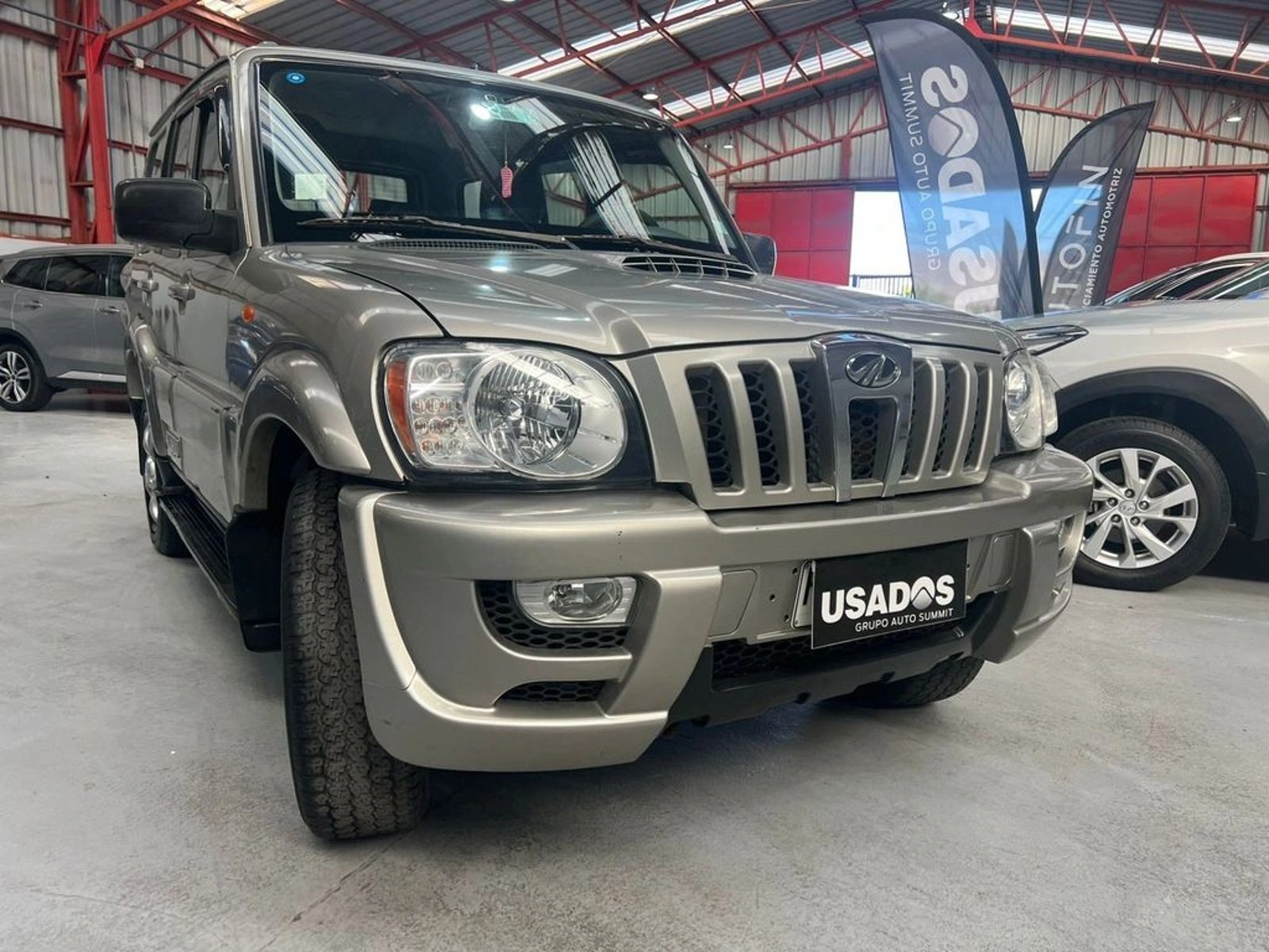 Mahindra SCORPIO 2.2 SUV ABS 2AB EV MT 4X2 DIESEL 2015 - Foto 5 de 15