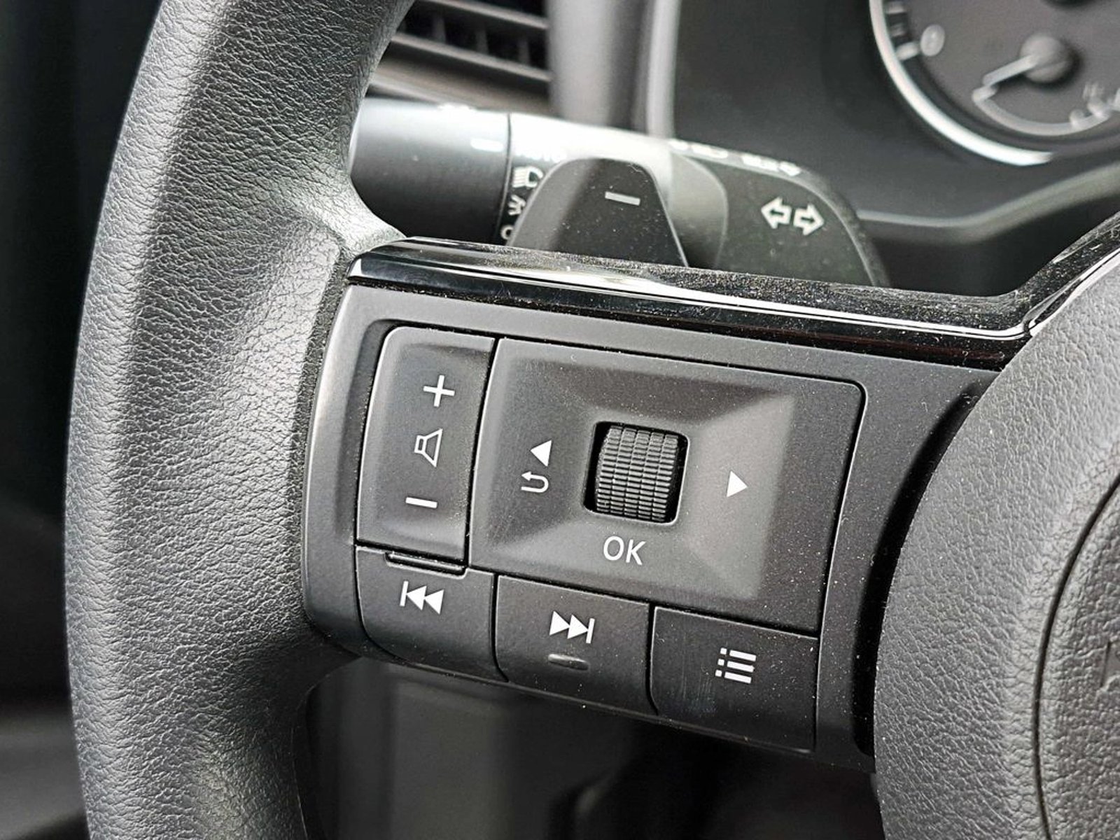 Nissan X-TRAIL 2.5 SENSE CVT AT 5P 2023 - Imagen 12 de 16