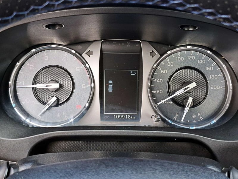 Toyota HILUX 2.4 CS 7AB MT 4X4 DIESEL 2022 - Imagen 12 de 16