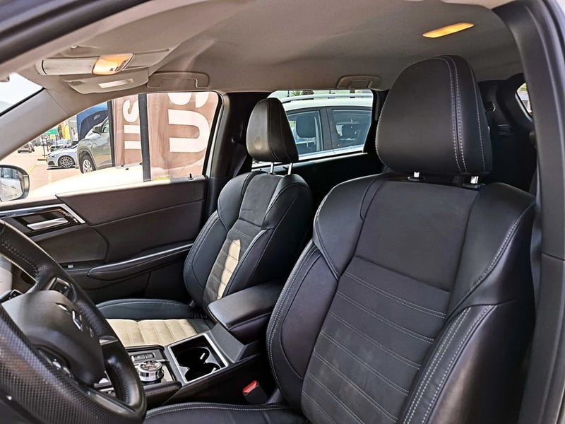Mitsubishi OUTLANDER 2.5 GLS AT 4X4 2023 - Imagen 10 de 17