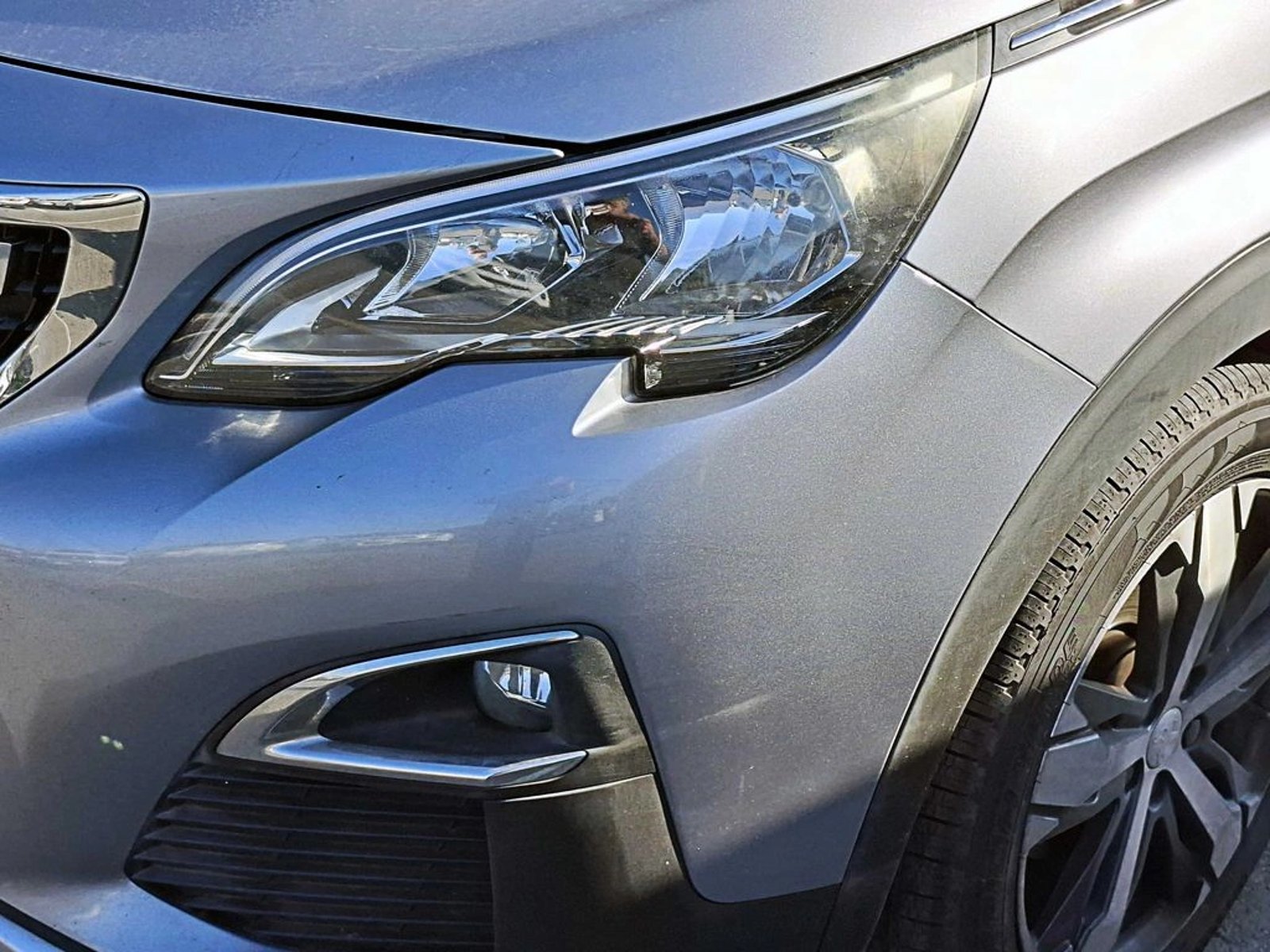 Peugeot 3008 1.6 ALLURE AT DIESEL 2019 - Foto 4 de 15