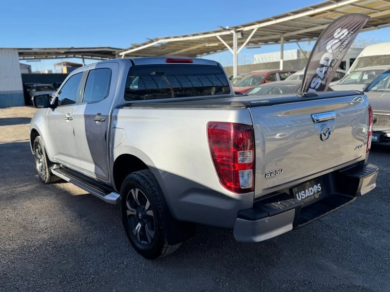 Mazda BT-50 3.0 DIESEL 4X4 DOB.CAB. 6MT 4P 2023 - Imagen 5 de 15