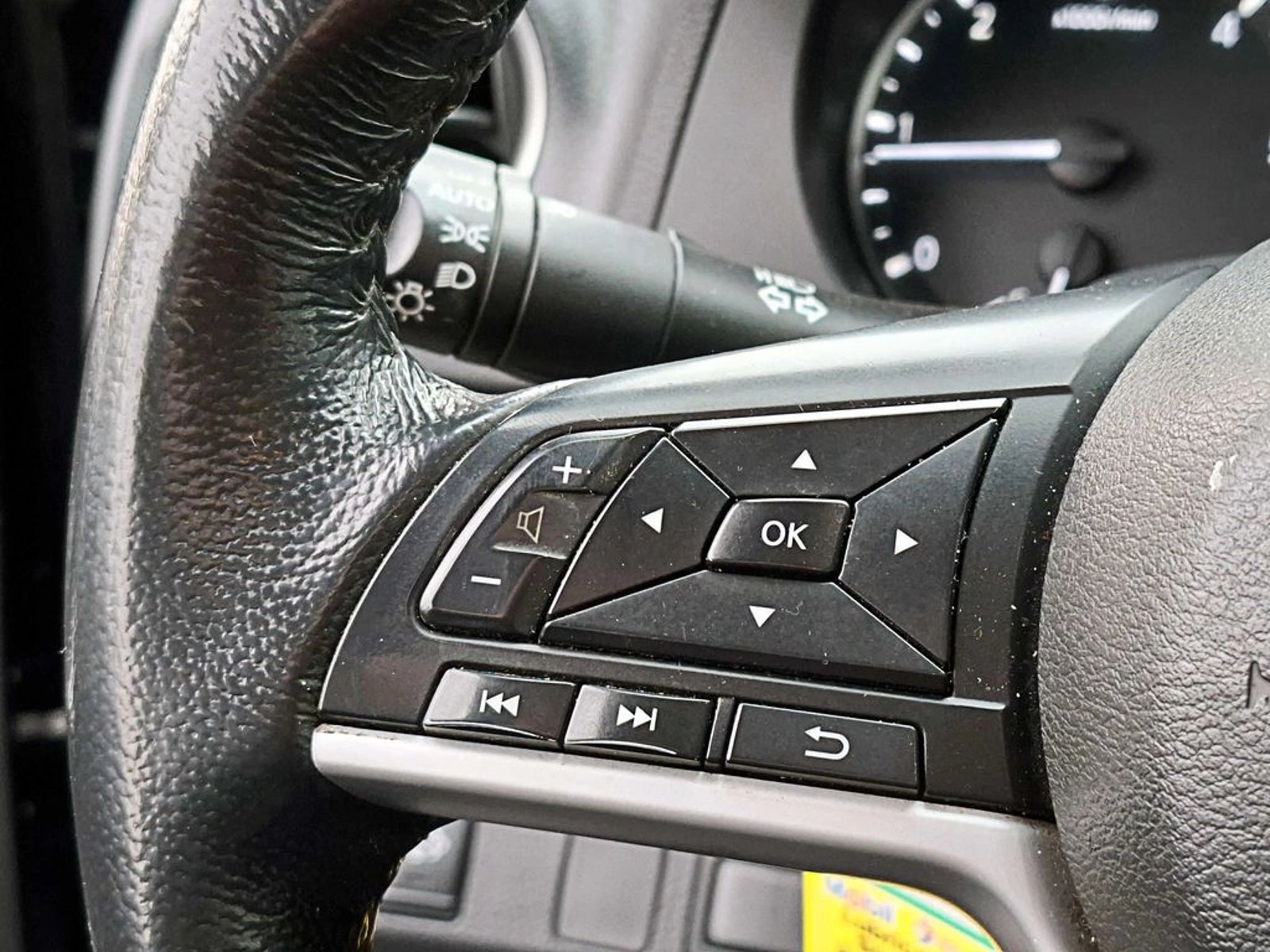 Nissan NAVARA 2.3 4X4 XE 2021 - Imagen 12 de 16