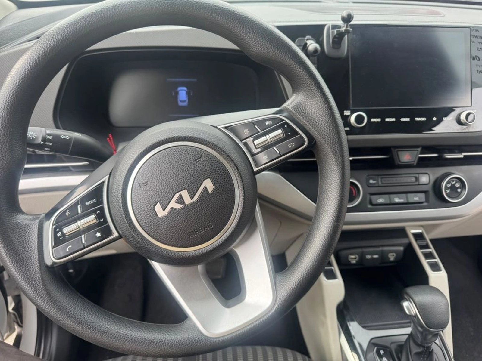 KIA CARENS 1.4 EX 2023 - Imagen 7 de 12