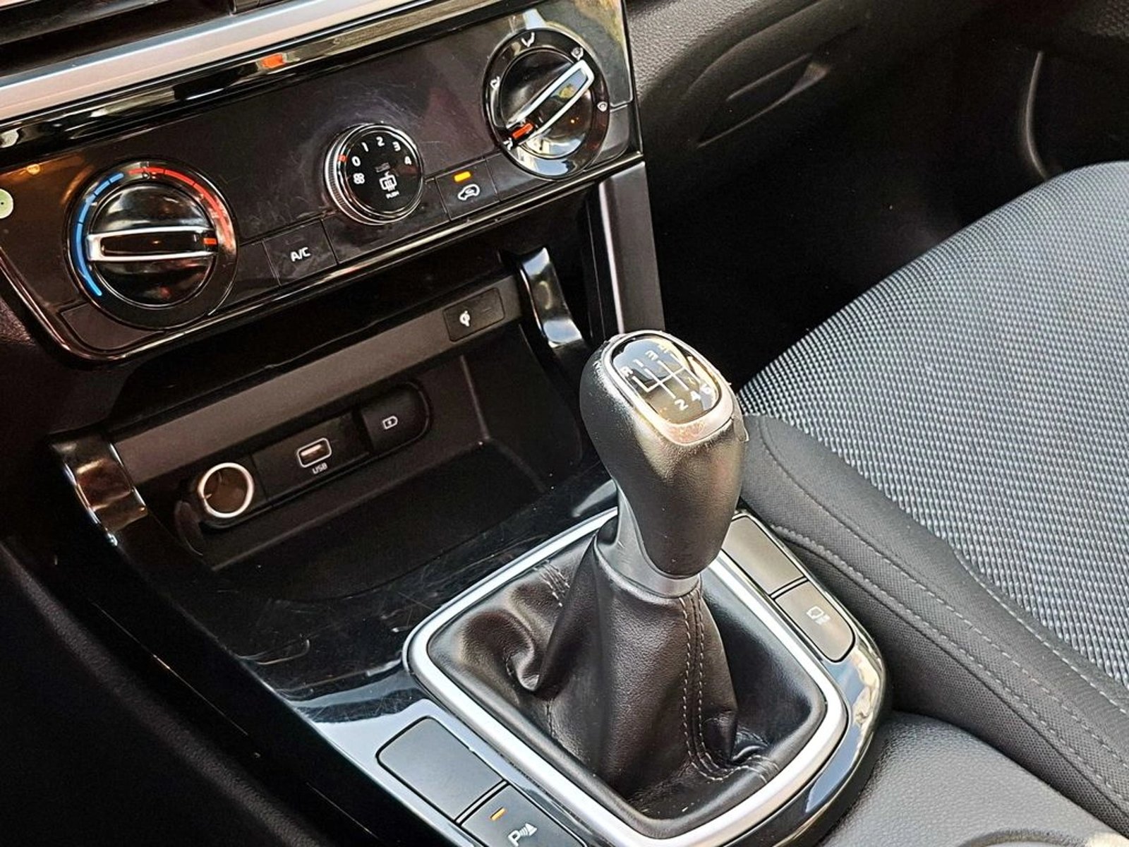 KIA SELTOS 1.6 EX MT 2021 - Imagen 15 de 15