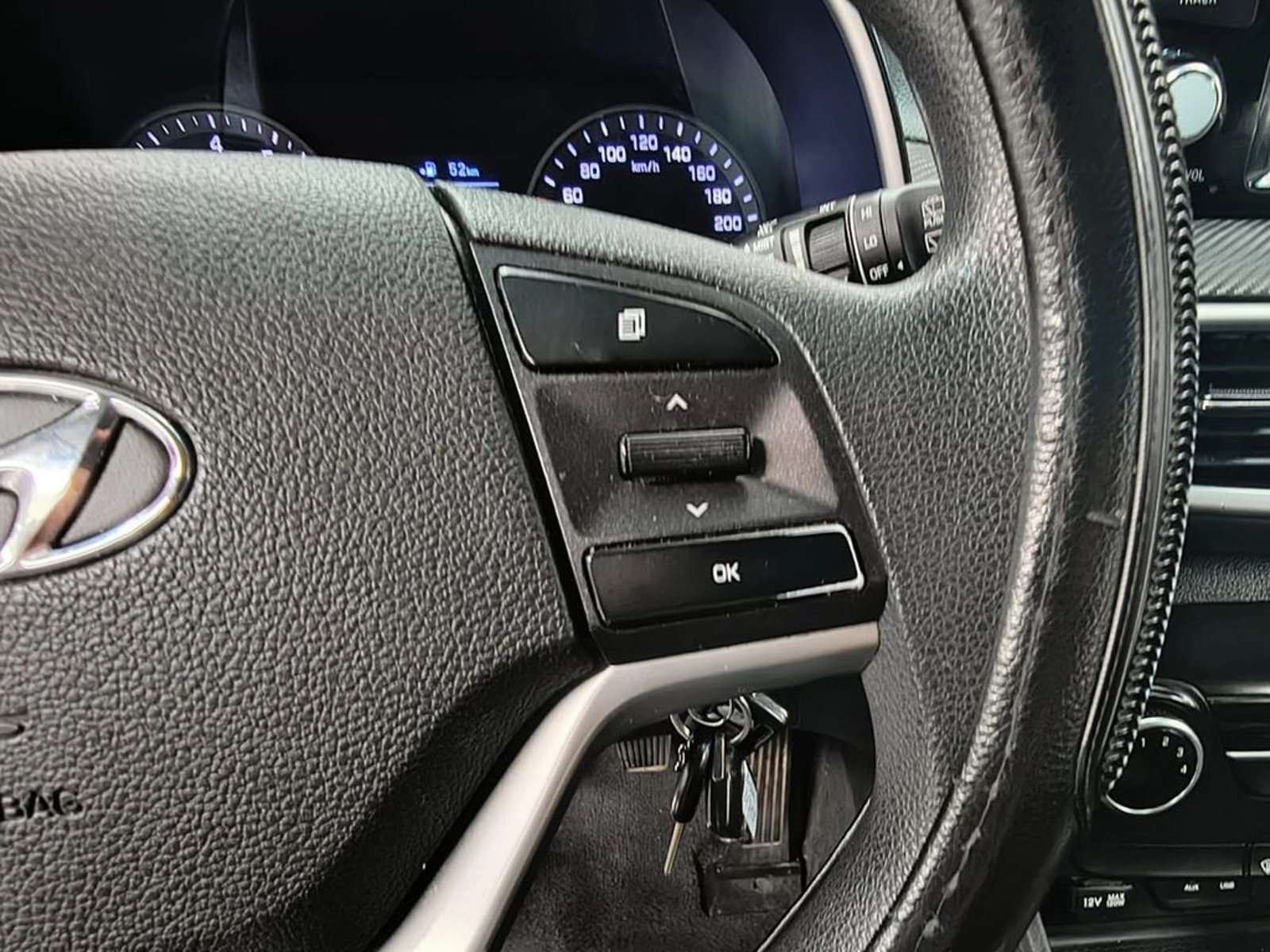HYUNDAI TUCSON 2.0 PLUS 2WD MT 5P 2019 - Imagen 12 de 20