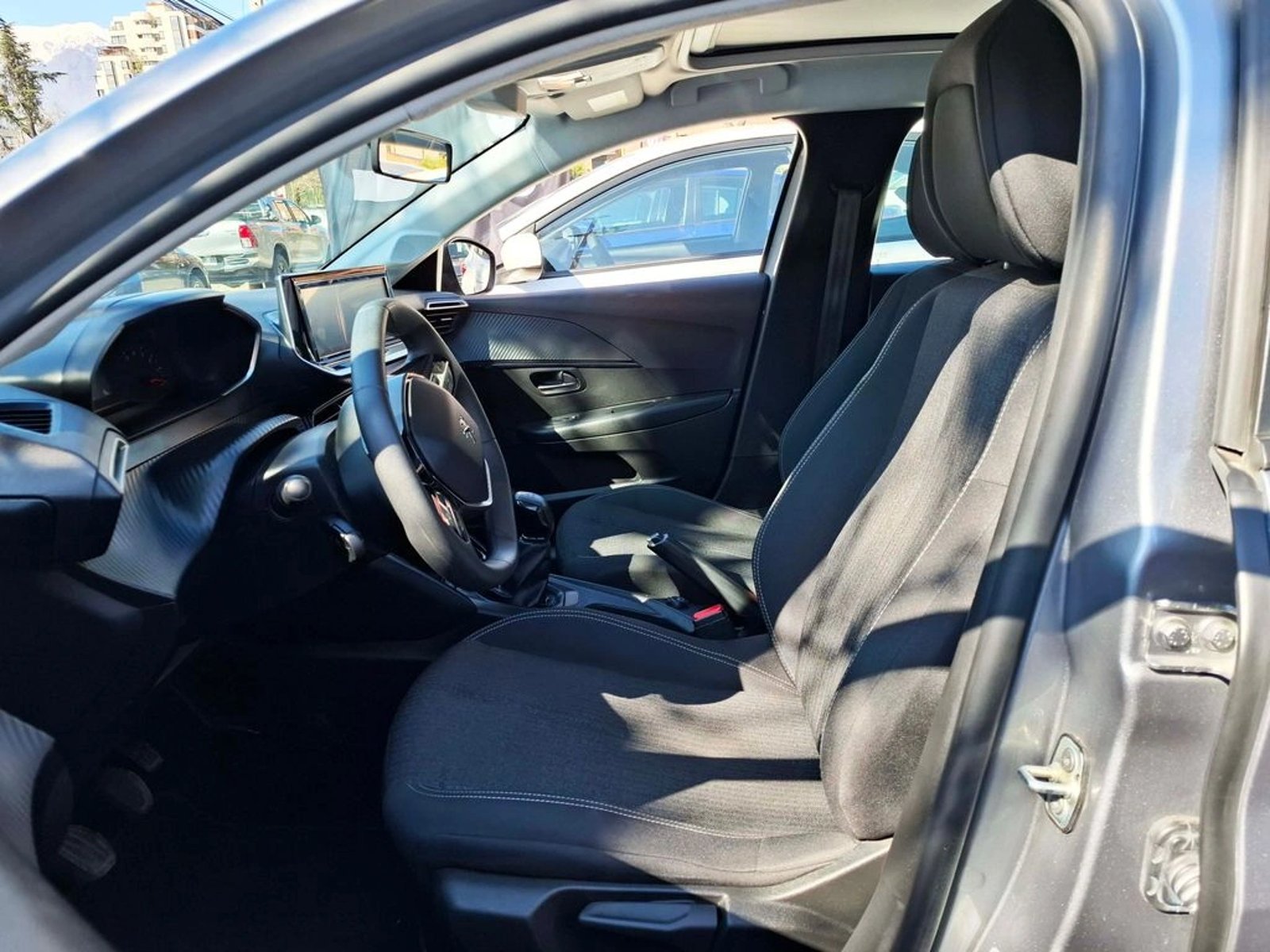 Peugeot 208 1.2 PURETECH STYLE MT 2023 - Imagen 14 de 20