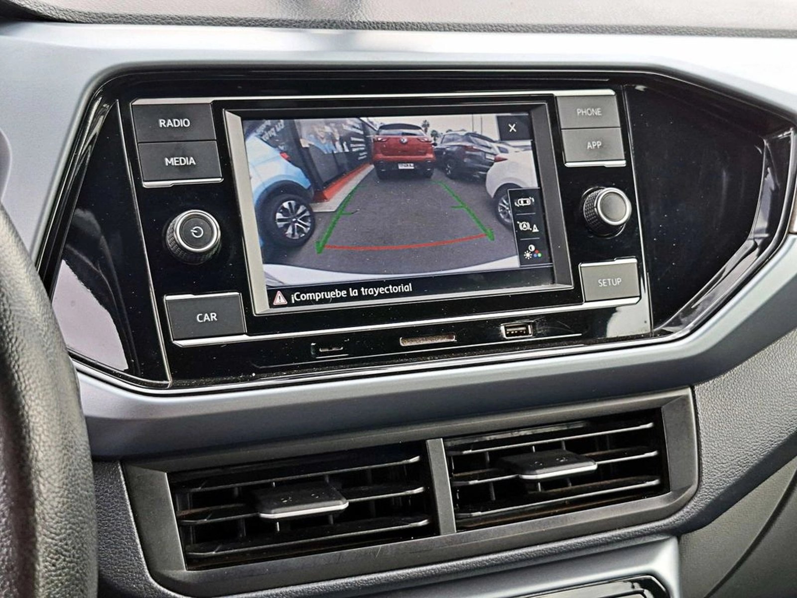 VOLKSWAGEN T-CROSS COMFORTLINE 1.6 AUT 2021 - Imagen 16 de 18