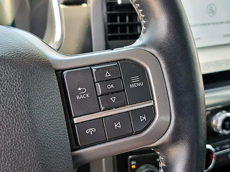 Ford F-150 LARIAT LUXURY 4X4 5.0 AT 2023 - Imagen 15 de 17