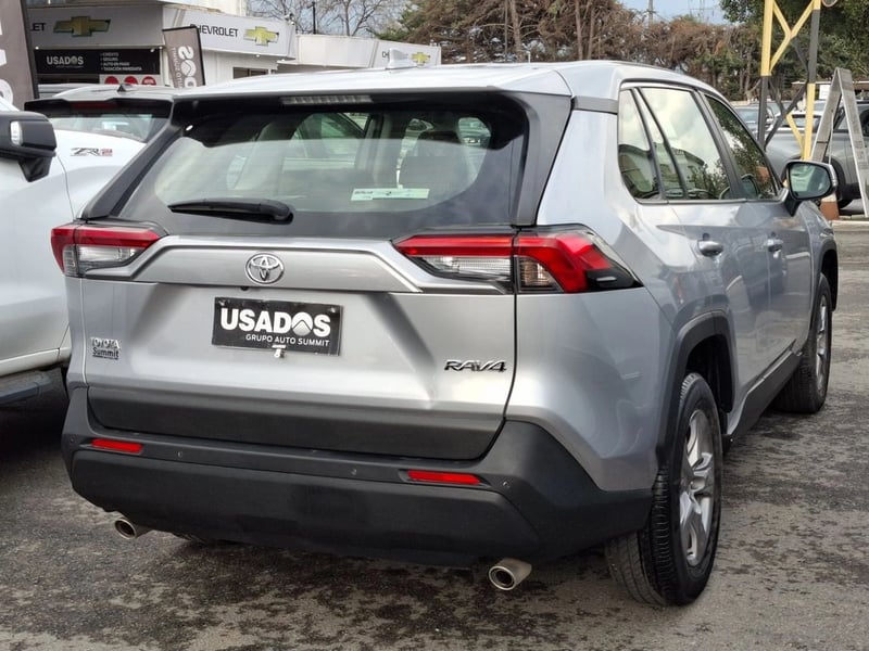 Toyota RAV4 LE 2.0 2024 - Imagen 8 de 20