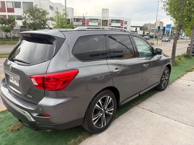Nissan PATHFINDER 3.5 EXCLUSI CVT AT 4X4 2019 - Imagen 5 de 11