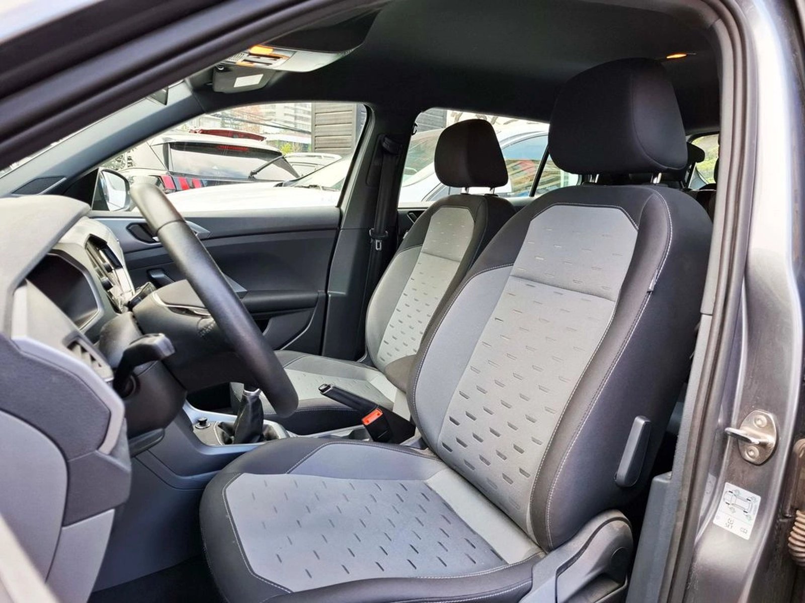 Volkswagen T-CROSS 1.6 MSI COMFORTLINE 4X2 MT5 5P 2021 - Imagen 15 de 20