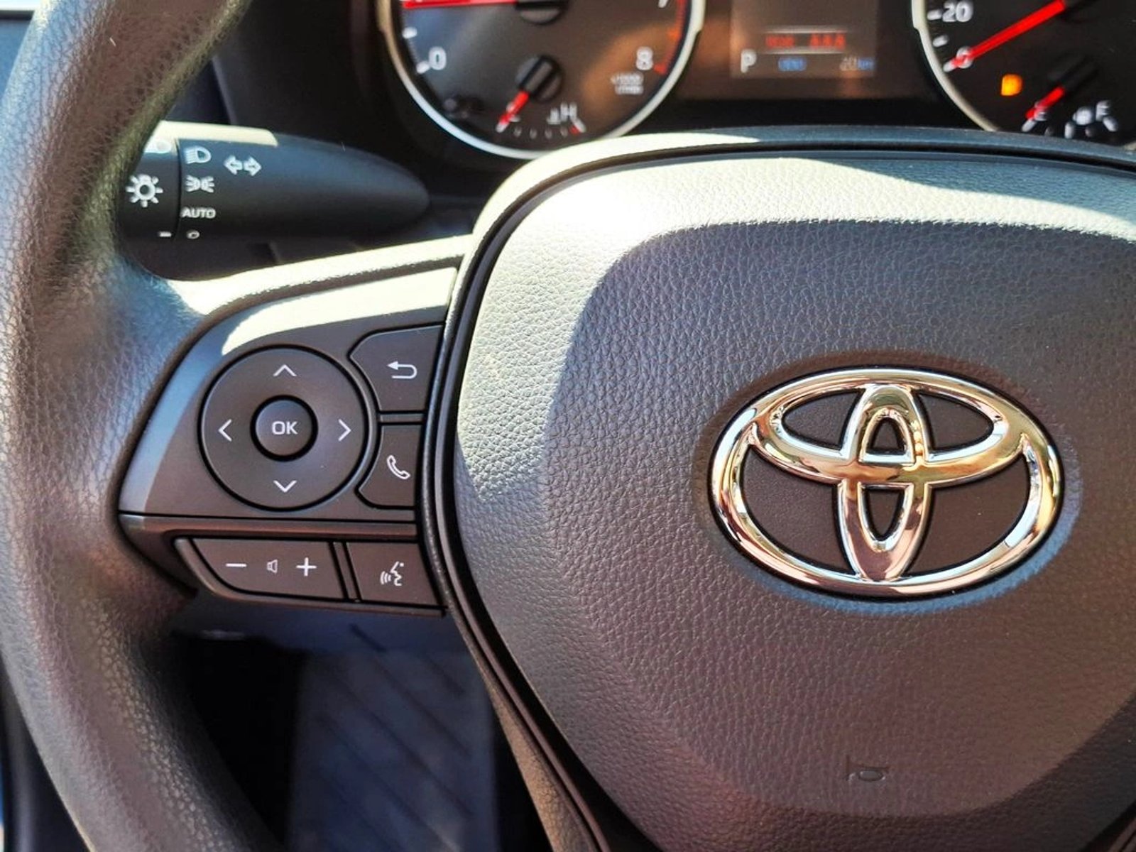 TOYOTA RAV4 2.0 LE CVT 4X2 2026 - Imagen 15 de 20